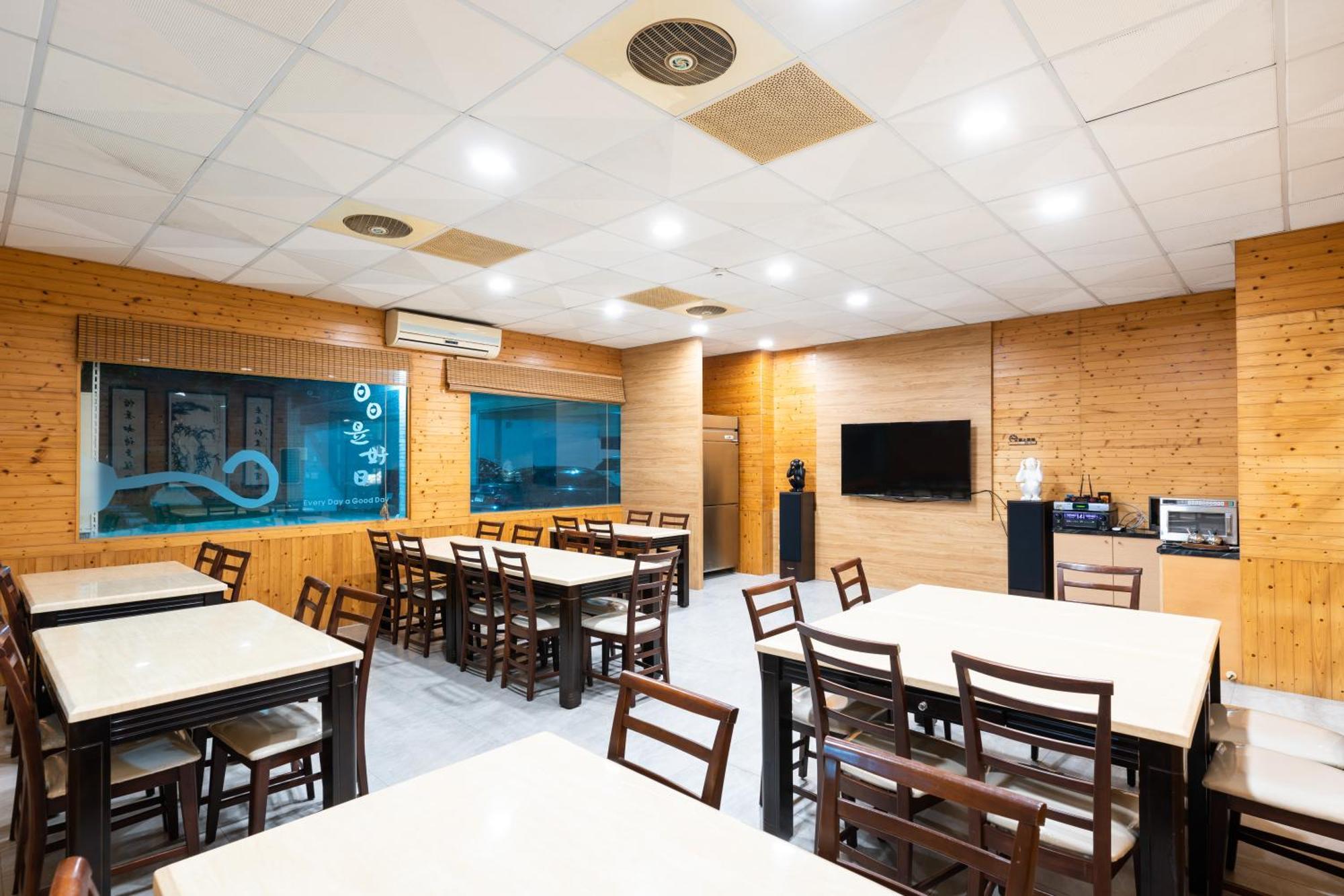 Etung Hotel Тайчжун Экстерьер фото